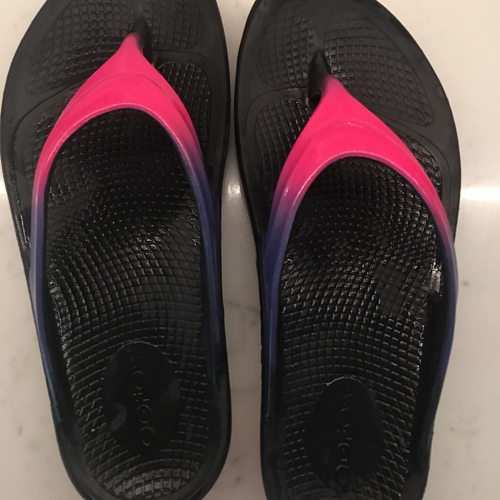 OoFos sandal flip flops.  Size EU 39